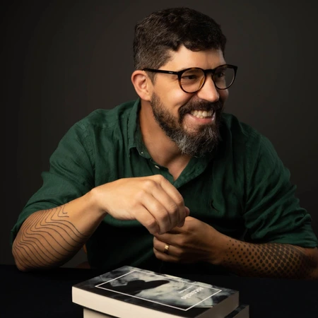 Bruno Crispim, escritor e professor de escrita criativa